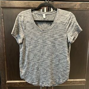 Lululemon t shirt. Great condition. Size 4